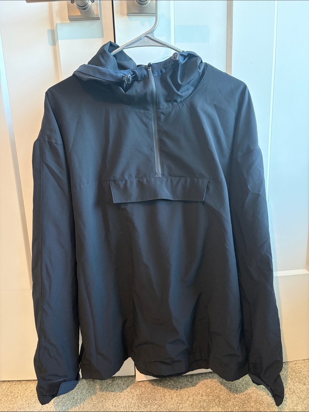 Amazon Essentials Black Hooded Pullover Anorak